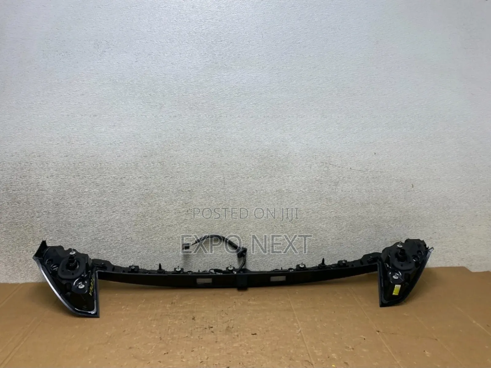 2021-2023 Hyundai Tucson Center Led Trunk Tailgate Tail Light Oem