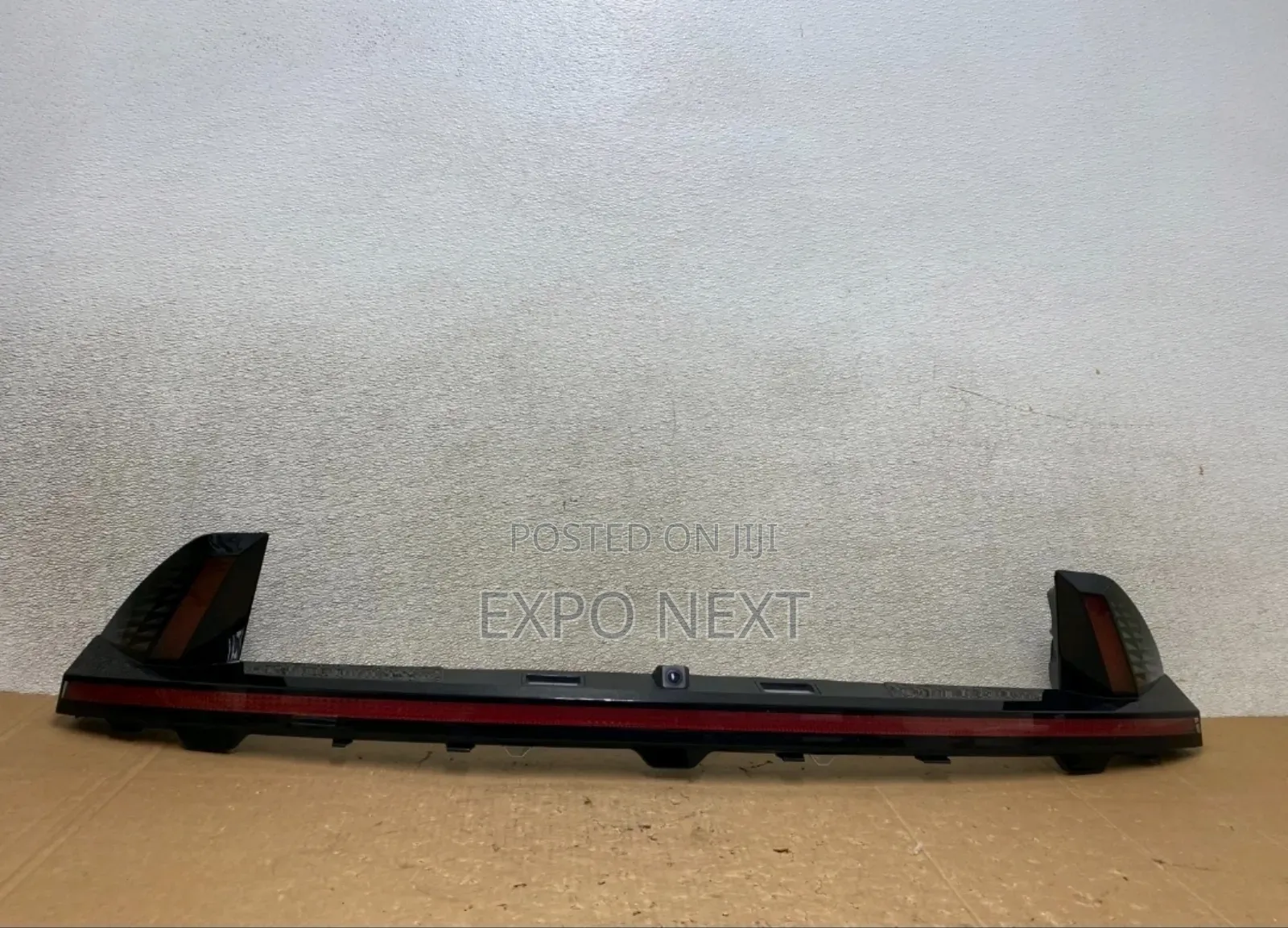 2021-2023 Hyundai Tucson Center Led Trunk Tailgate Tail Light Oem
