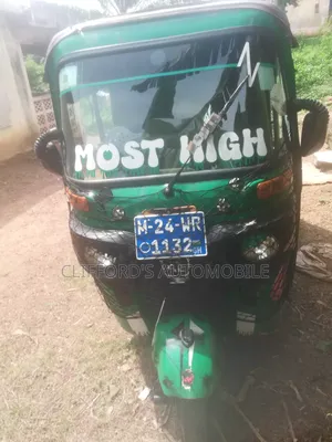 Bajaj RE 2024 Green