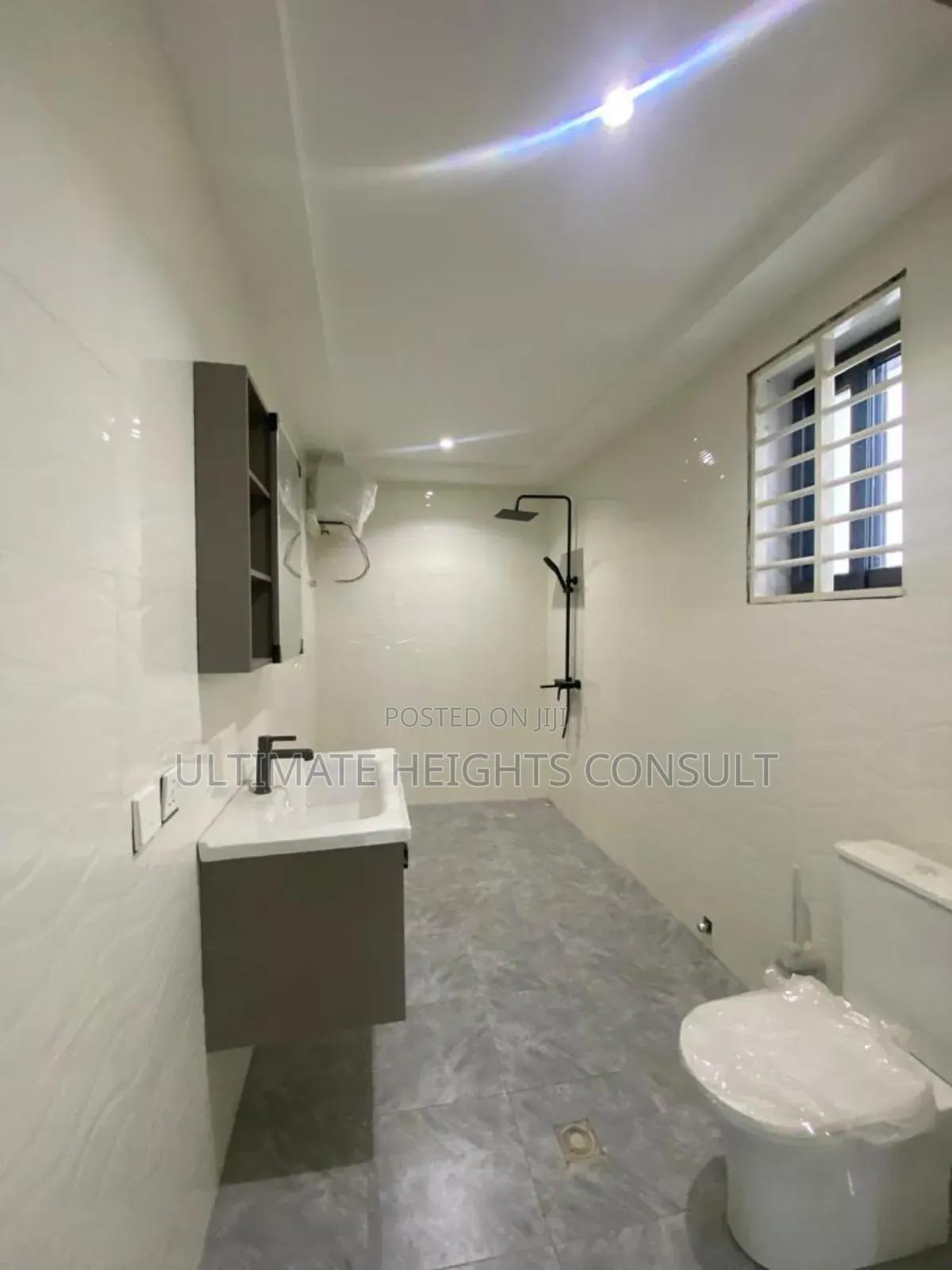 3bdrm House in Ashaley Botwe for sale