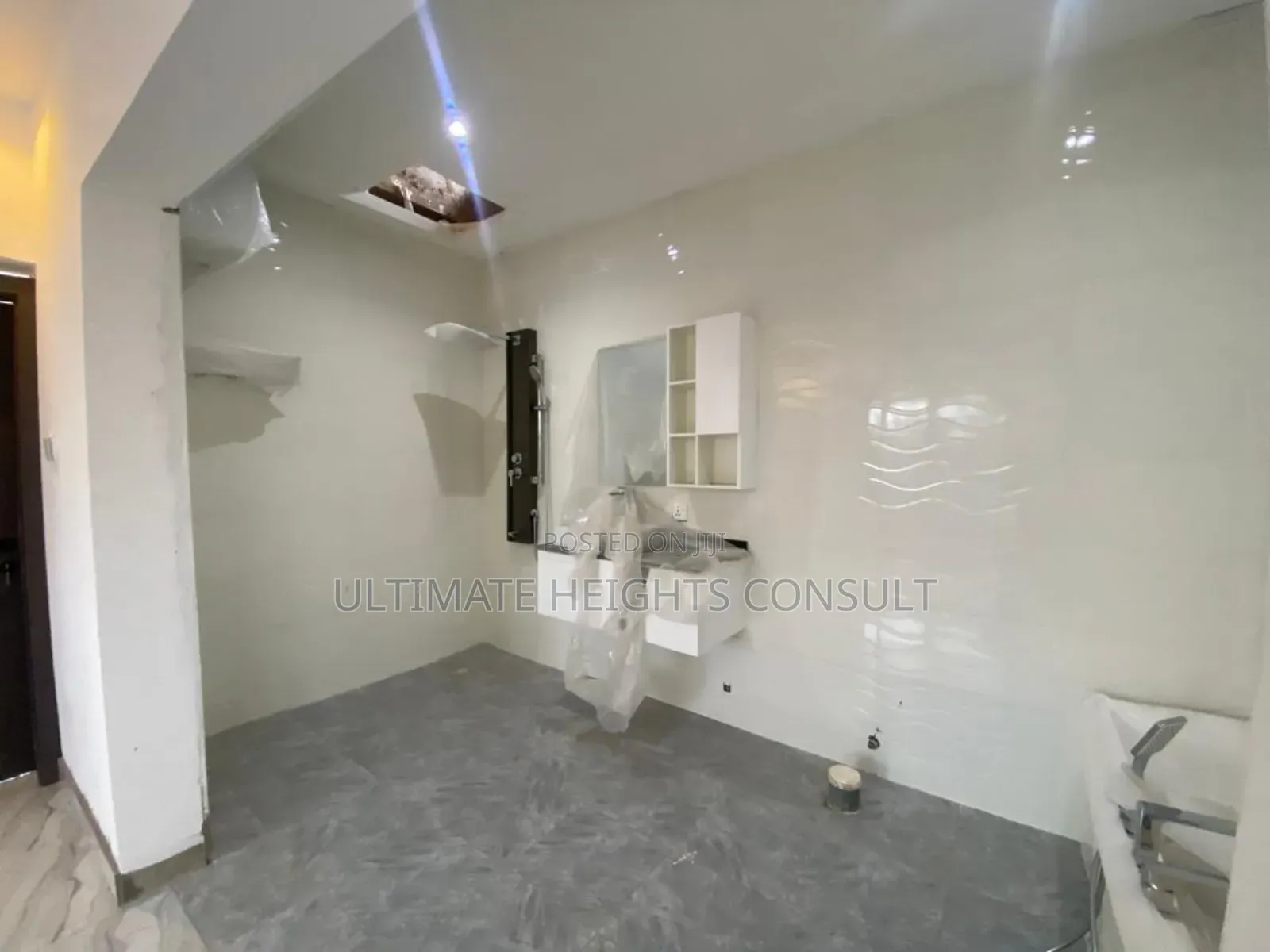 3bdrm House in Ashaley Botwe for sale