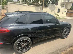 Porsche Cayenne Turbo AWD 2016 Black