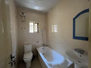 3bdrm Townhouse / Terrace in North Legon for rent