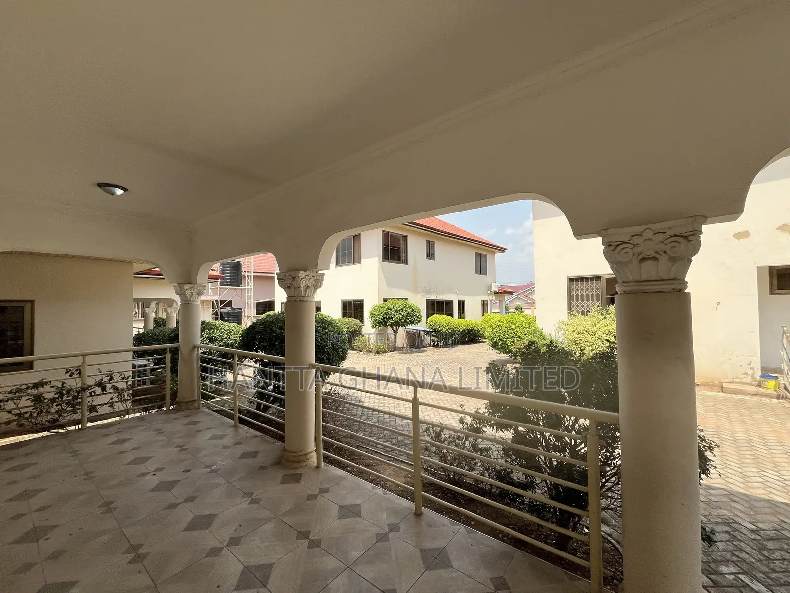 3bdrm Townhouse / Terrace in North Legon for rent