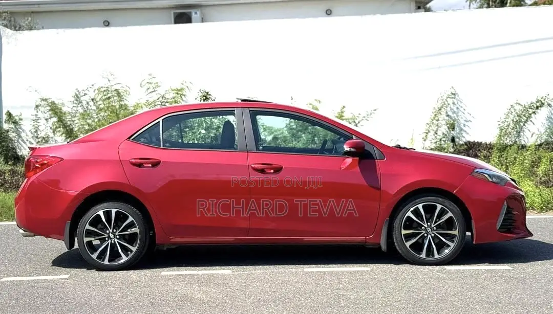 Toyota Corolla 2016 Red