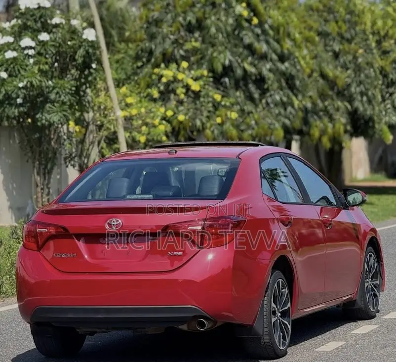Toyota Corolla 2016 Red