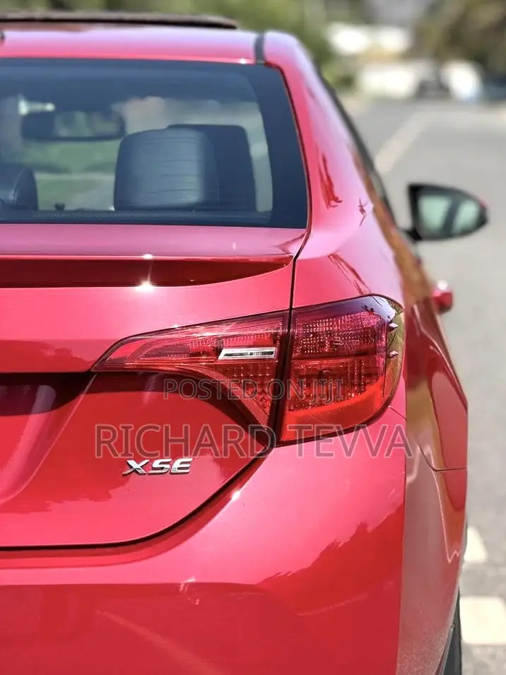 Toyota Corolla 2016 Red