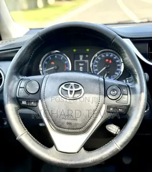 Toyota Corolla 2016 Red