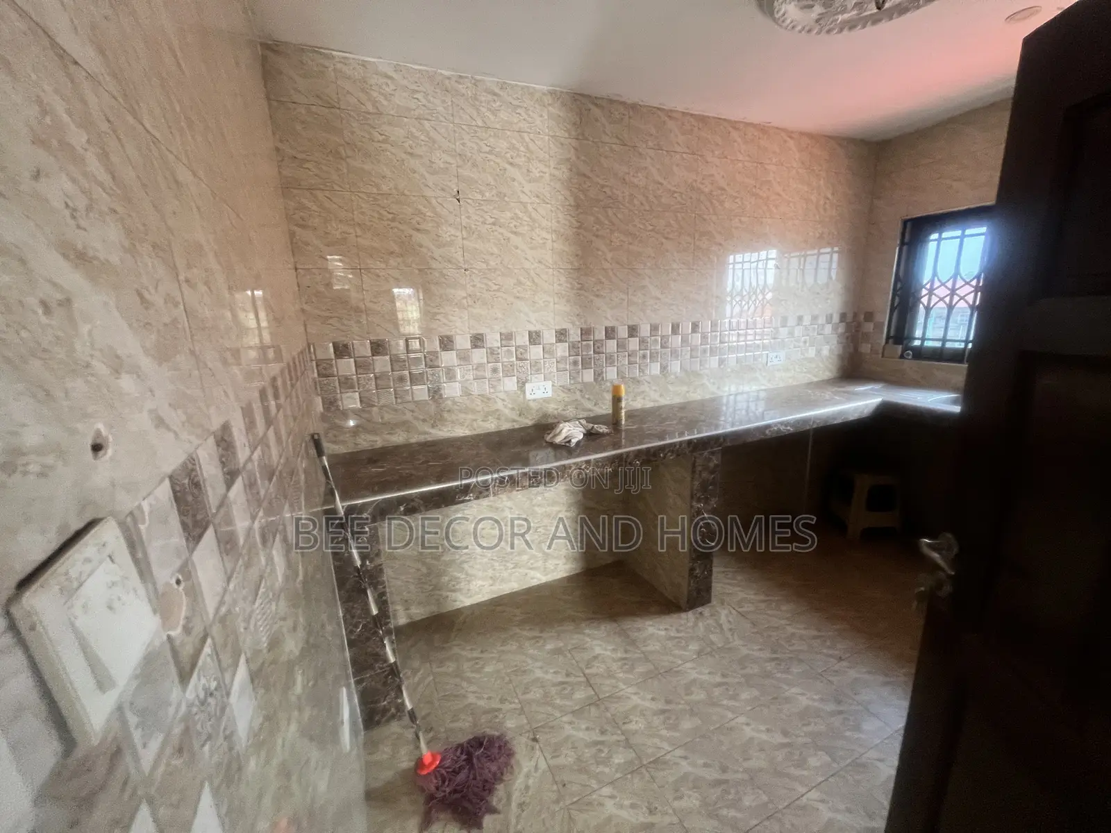 2bdrm Apartment in Bee Decor & Homes, Old Ashomang for rent