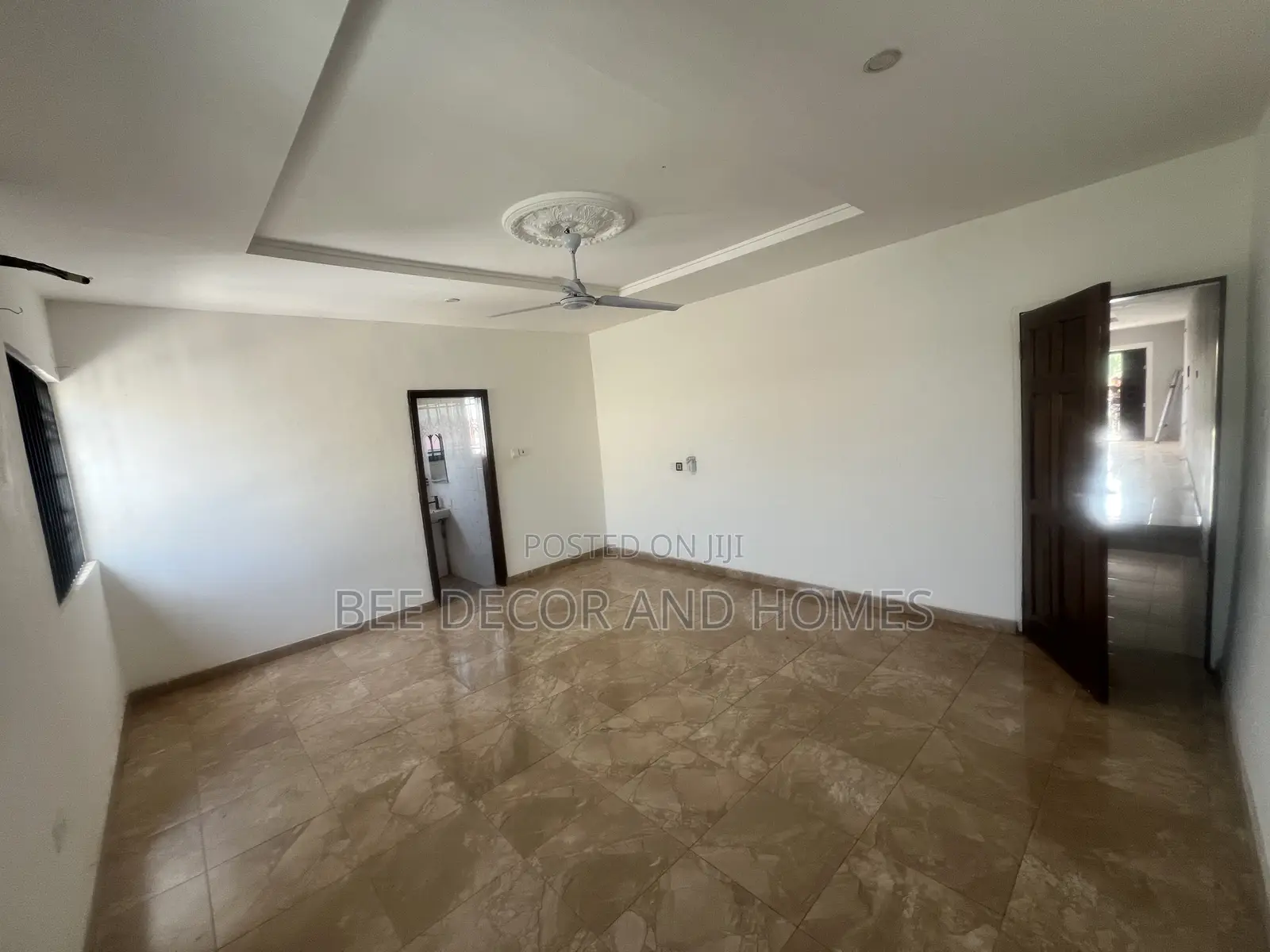 2bdrm Apartment in Bee Decor & Homes, Old Ashomang for rent