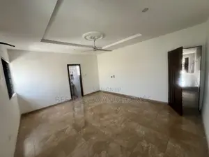 2bdrm Apartment in Bee Decor & Homes, Old Ashomang for rent