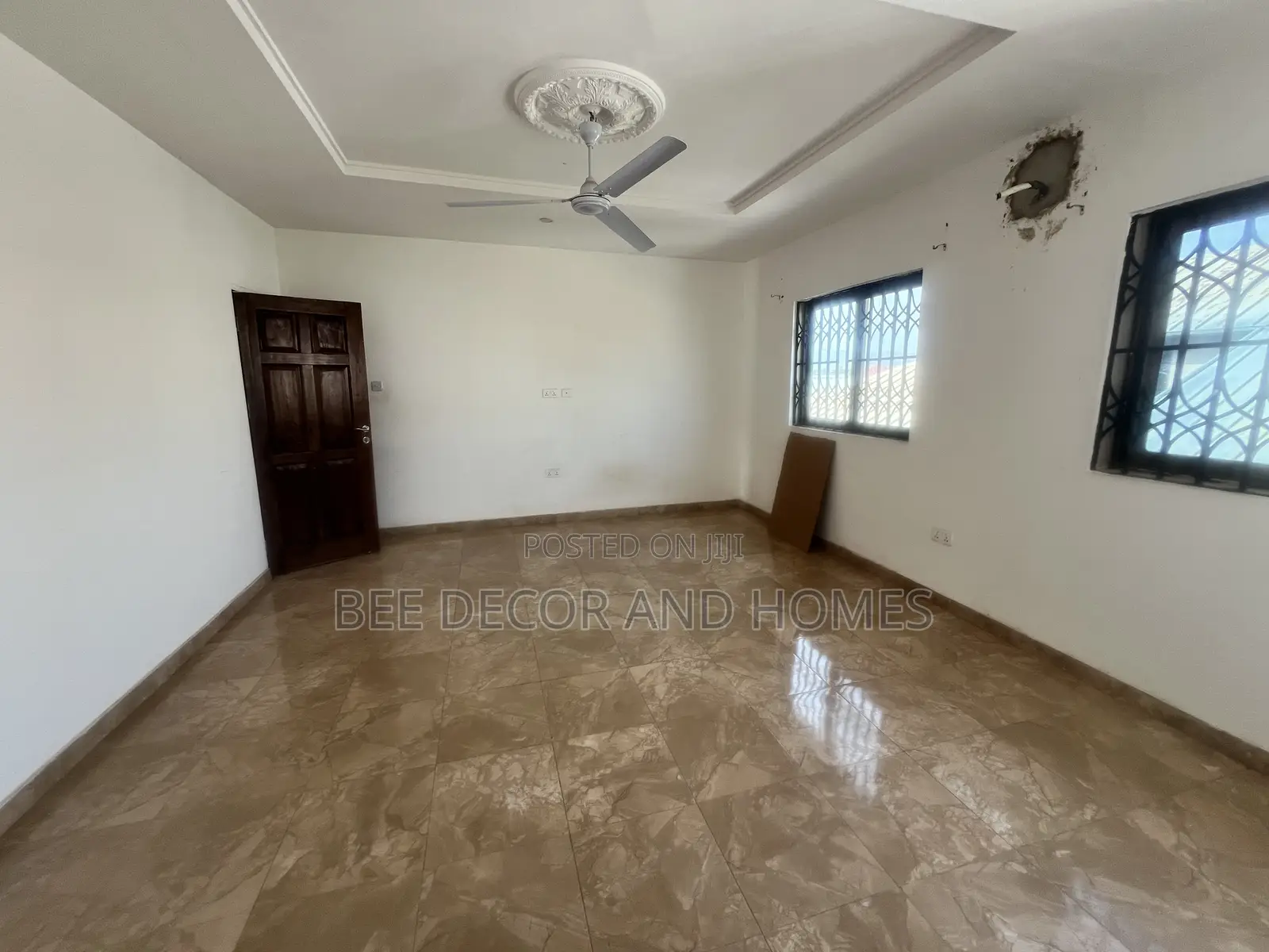 2bdrm Apartment in Bee Decor & Homes, Old Ashomang for rent