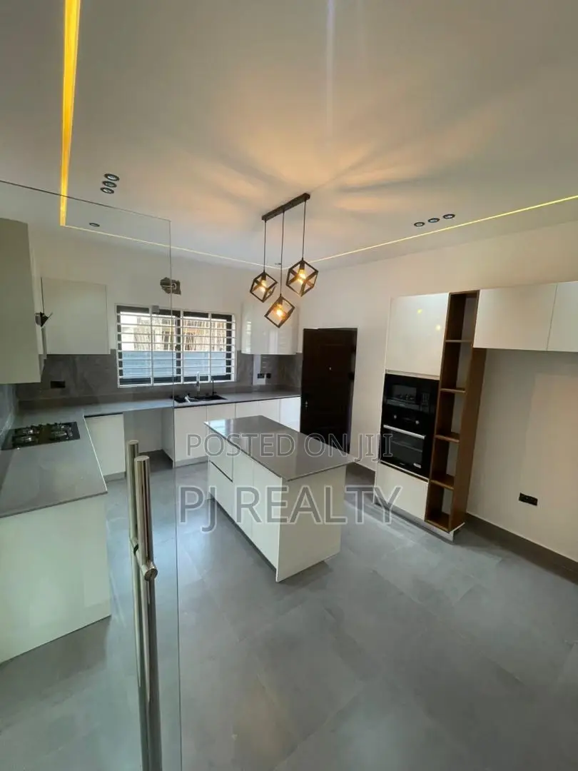 4bdrm House in Oyarifa for sale