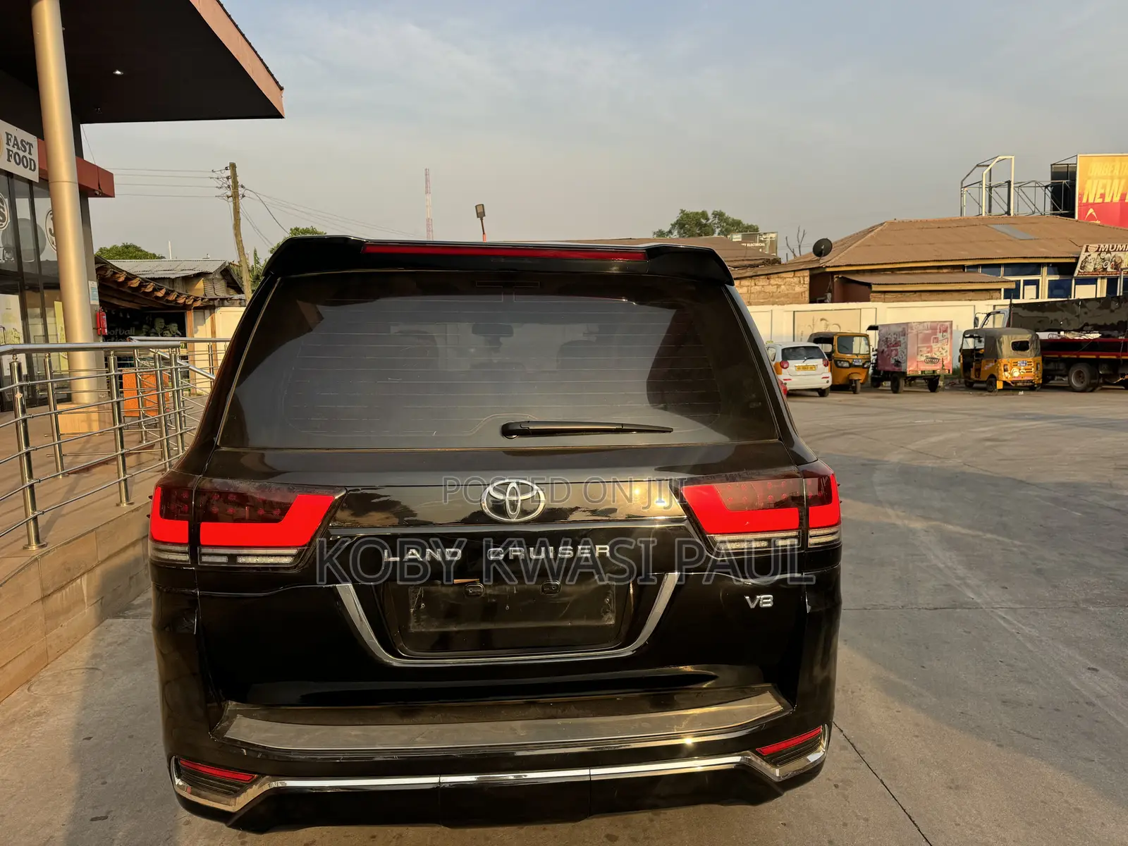 Toyota Land Cruiser 4.6 V8 GX-R 2014 Black