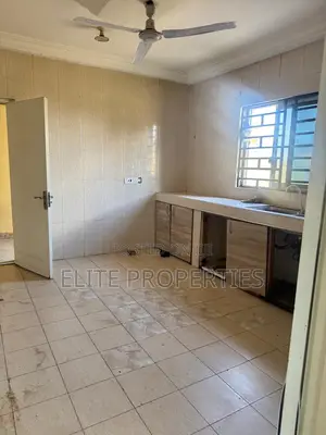 3bdrm House in Mataheko Afienya for rent