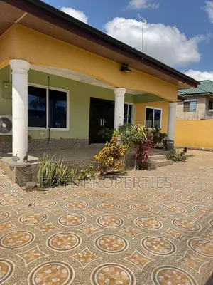 3bdrm House in Mataheko Afienya for rent