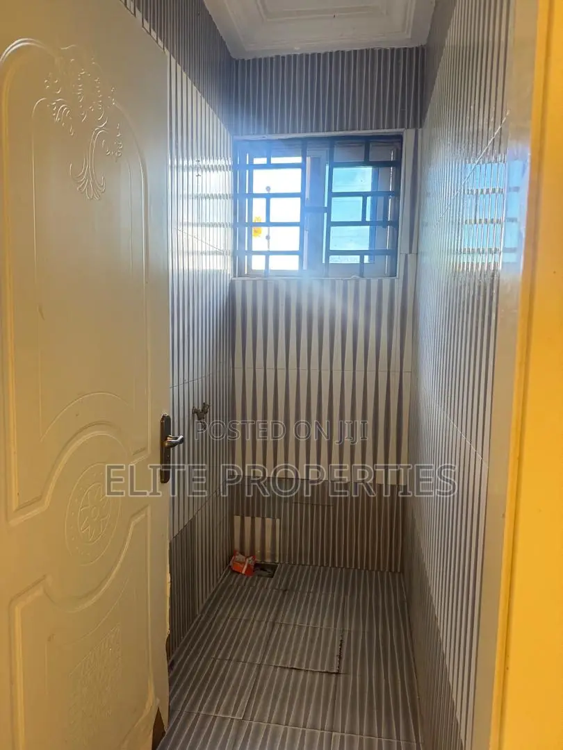 3bdrm House in Mataheko Afienya for rent