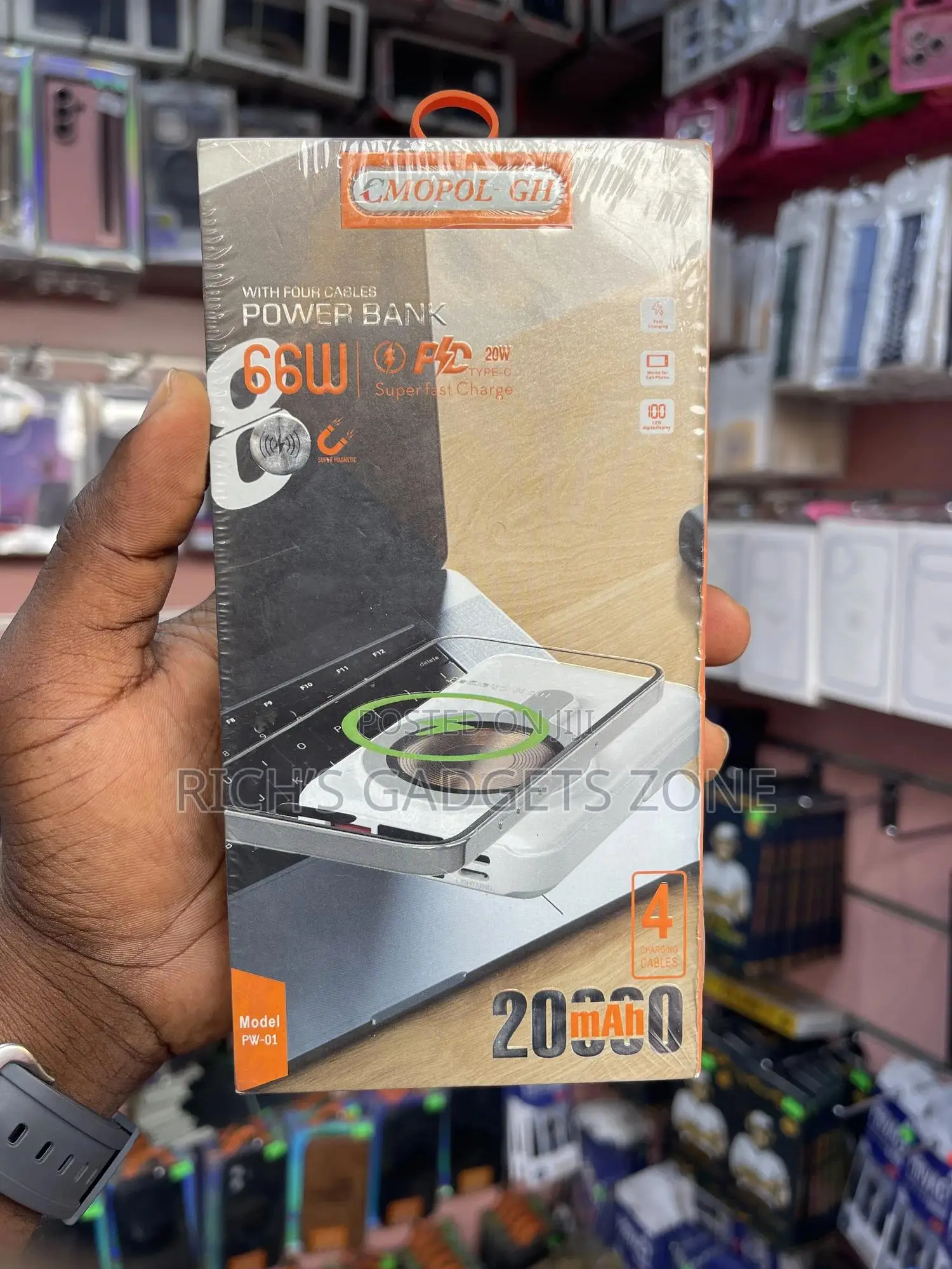 The Emopol Gh Pw-01 Is the Ultimate "Do-It-All" Power Bank