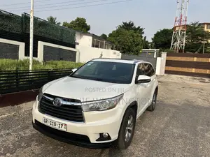 Toyota Highlander Limited 4dr SUV AWD (3.5L 6cyl 6A) 2015 White