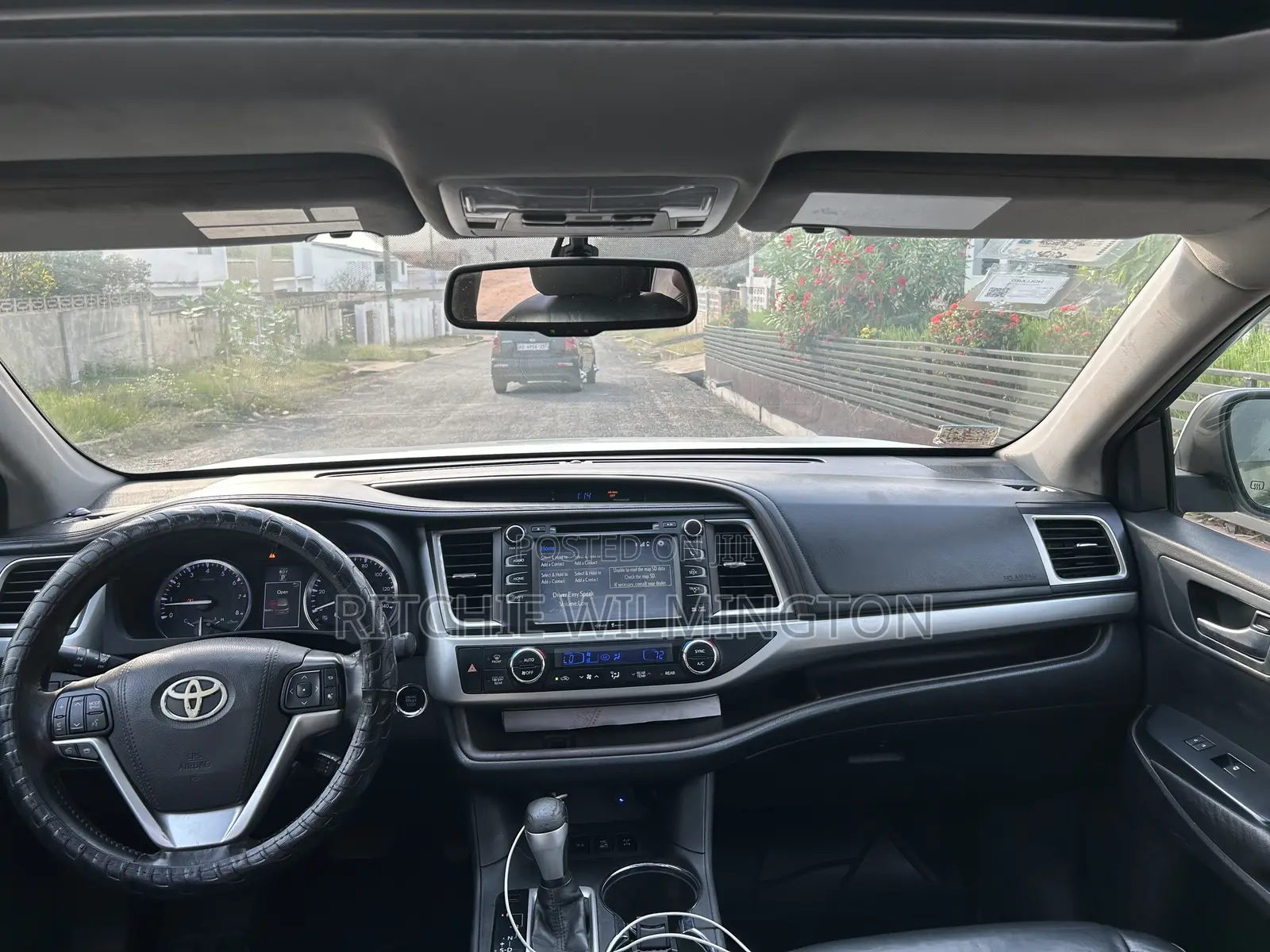 Toyota Highlander Limited 4dr SUV AWD (3.5L 6cyl 6A) 2015 White
