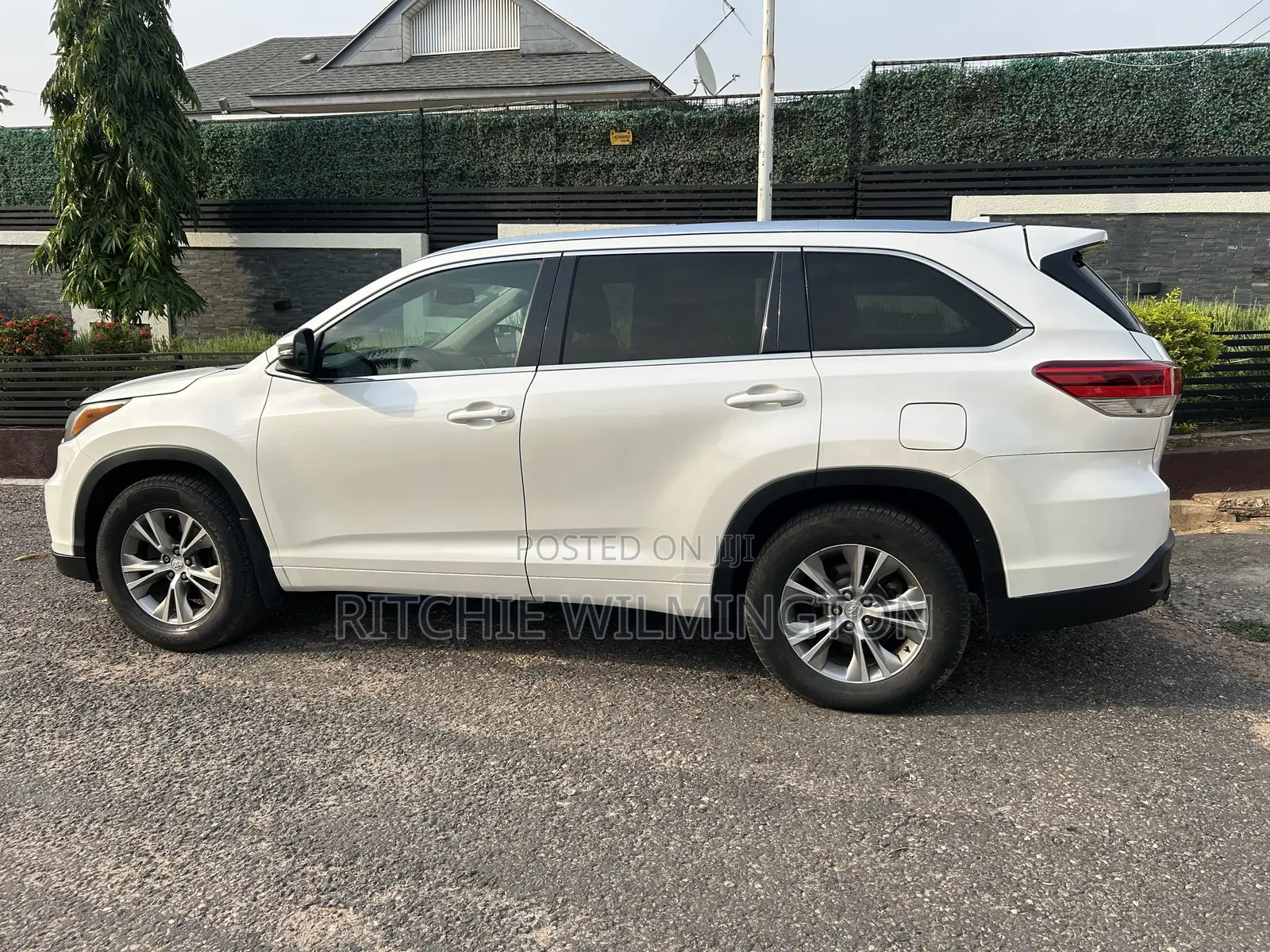 Toyota Highlander Limited 4dr SUV AWD (3.5L 6cyl 6A) 2015 White