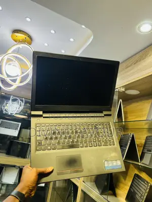 Laptop Lenovo IdeaPad Y530 4GB Intel Core I3 HDD 500GB