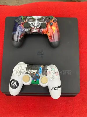 Play Station 4 Slim With 70 Games