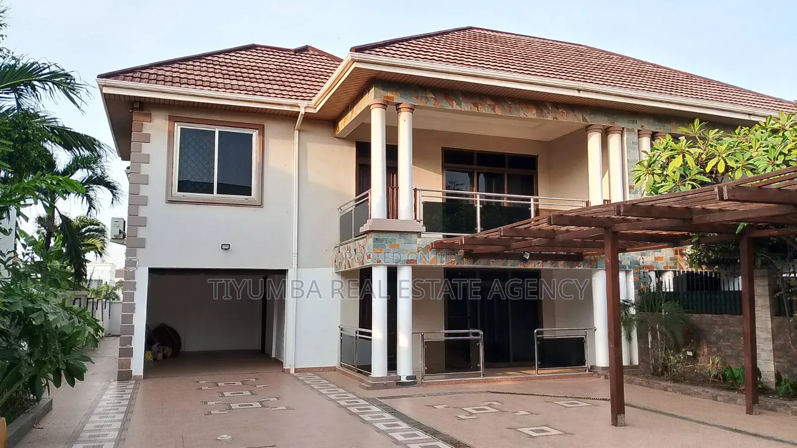 4bdrm Duplex in Tiyumba Real Estate, Airport Residential Area for rent