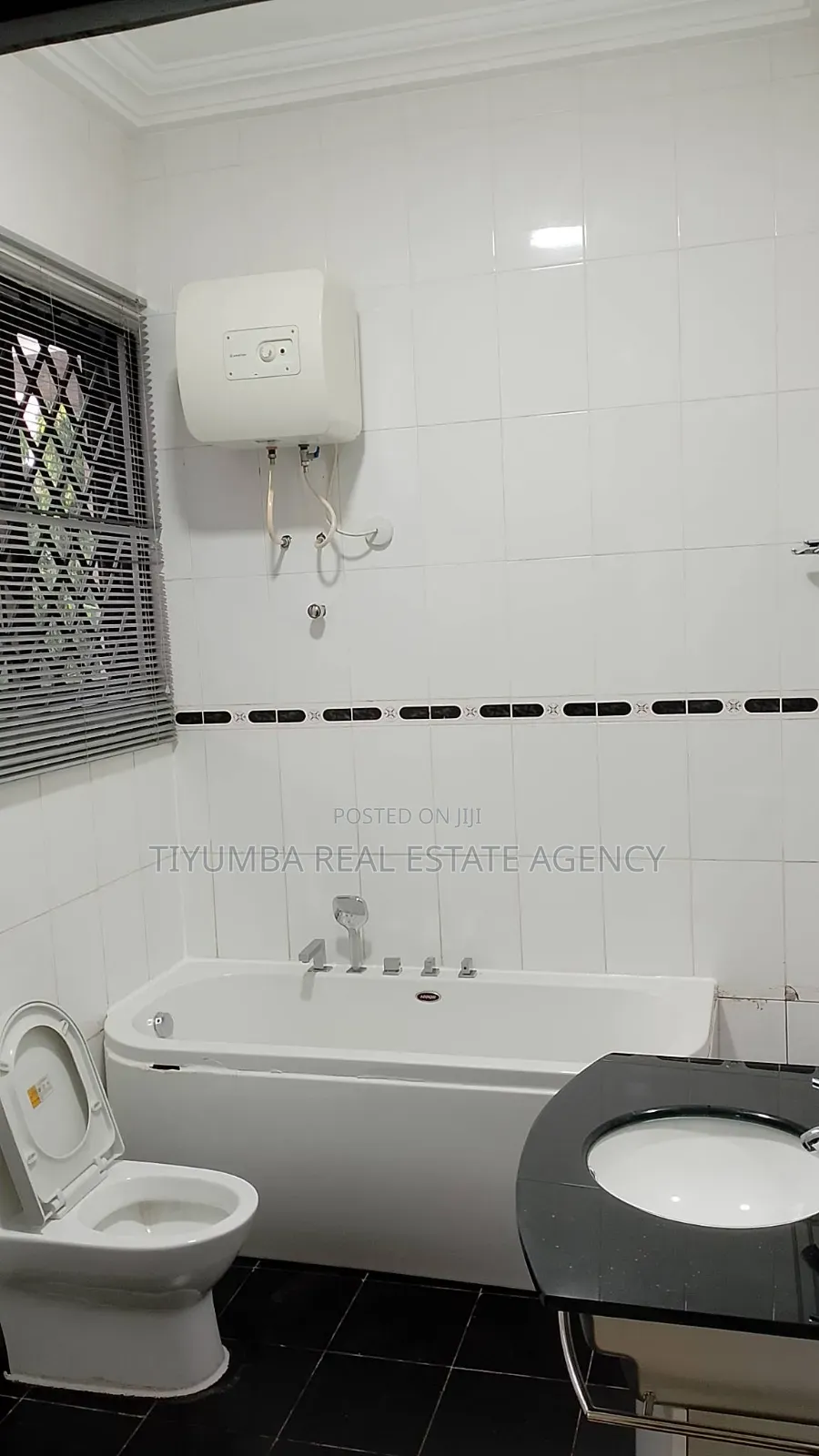4bdrm Duplex in Tiyumba Real Estate, Airport Residential Area for rent