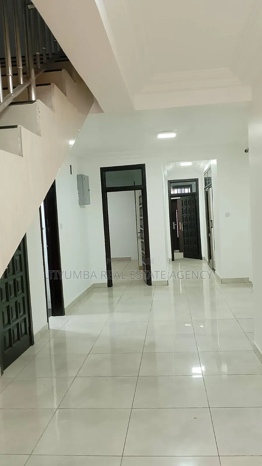 4bdrm Duplex in Tiyumba Real Estate, Airport Residential Area for rent