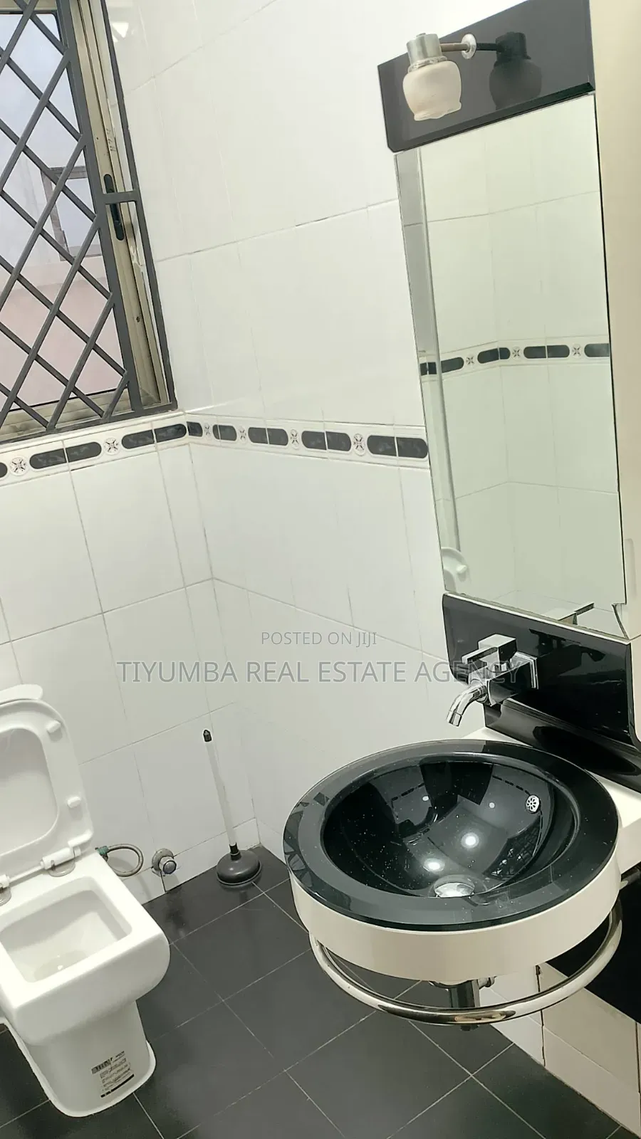 4bdrm Duplex in Tiyumba Real Estate, Airport Residential Area for rent