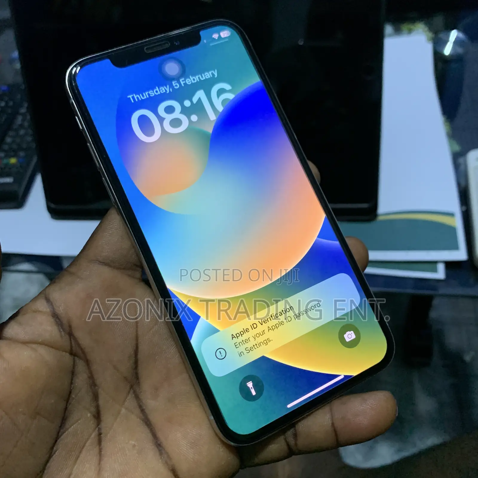 Apple iPhone X 64 GB White