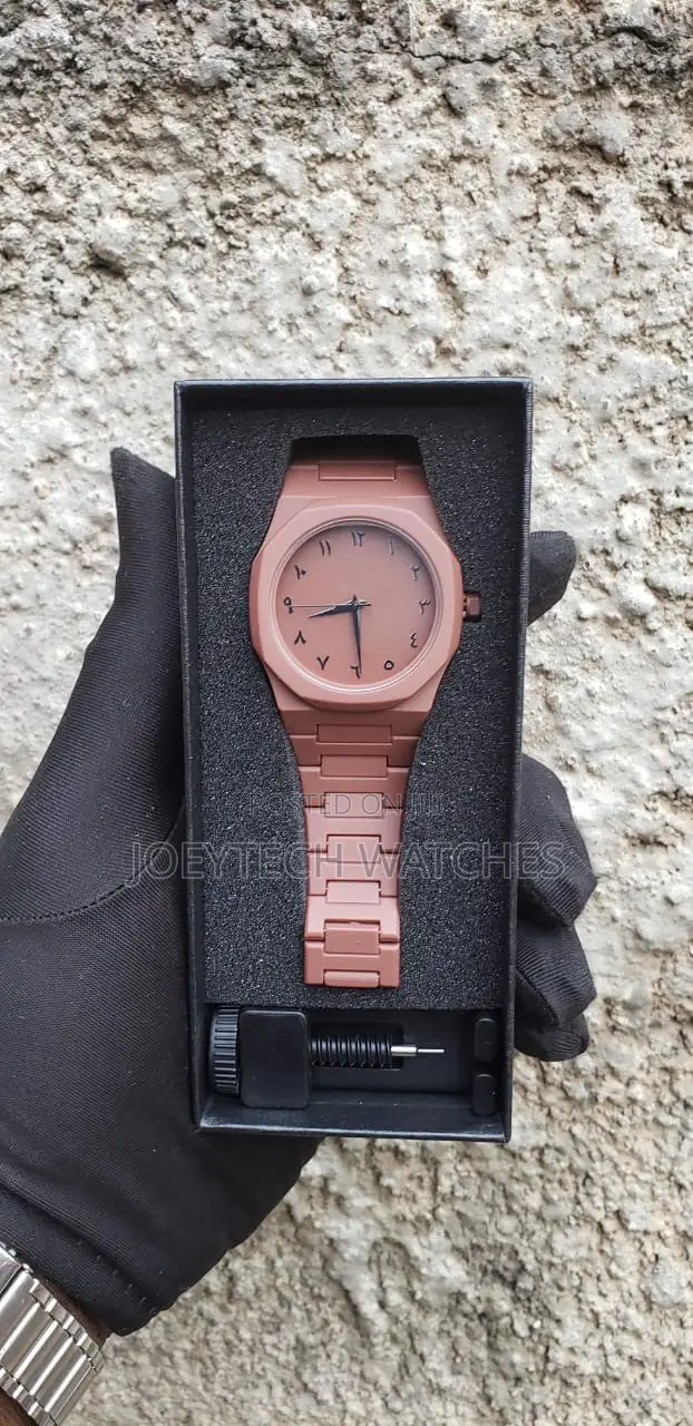 Valenzo Timepiece