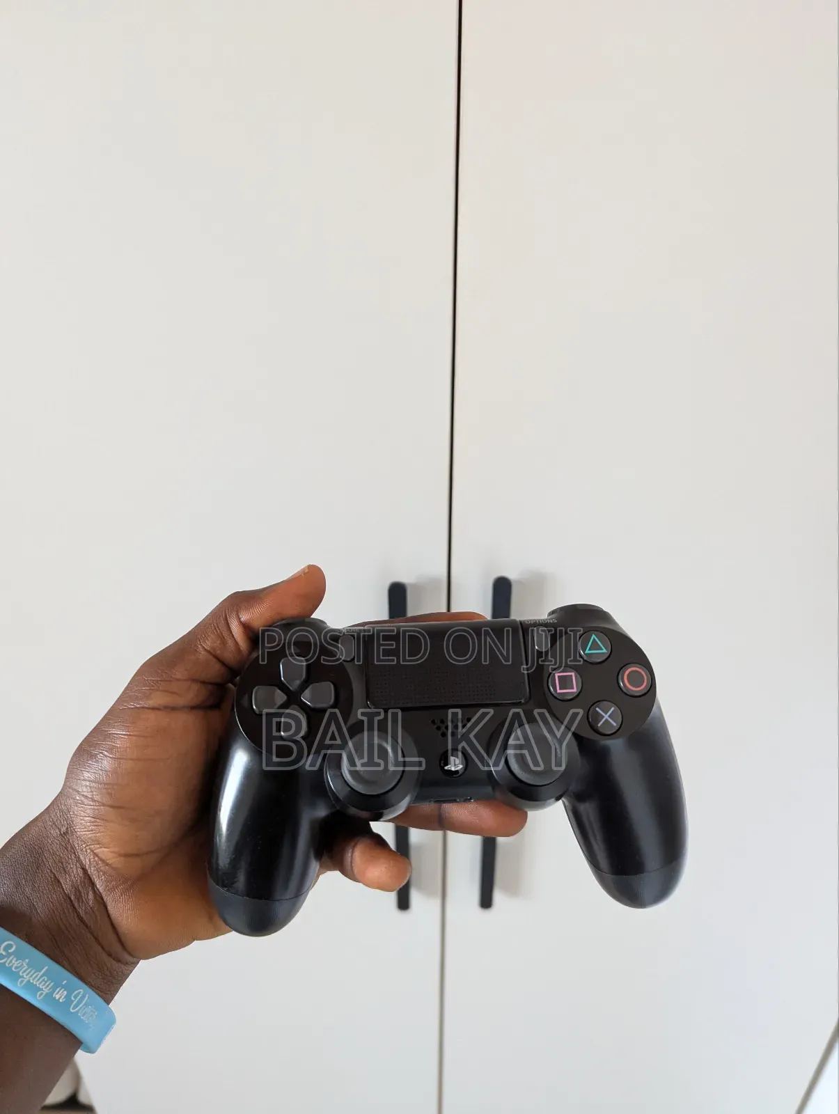 An Original Sony Ps4 Wireless Controller