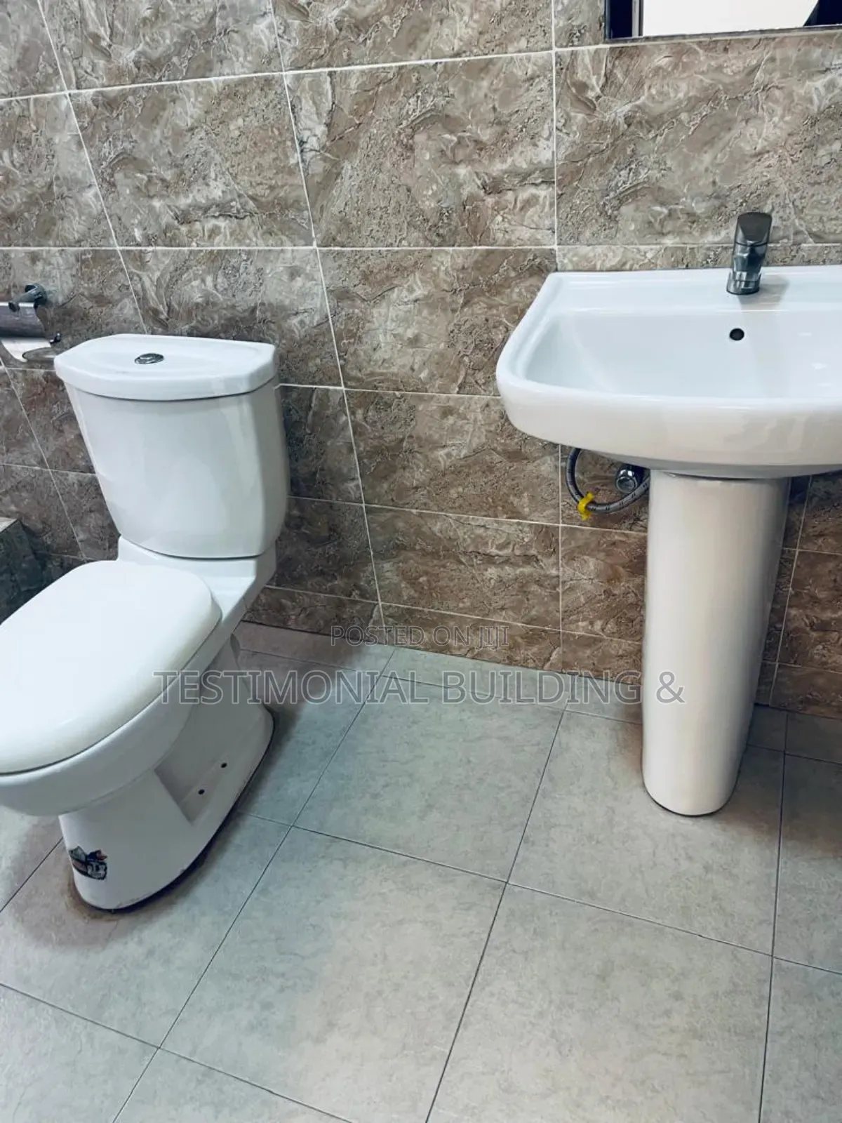 2bdrm Apartment in Testimonial Building, Adjiriganor for rent