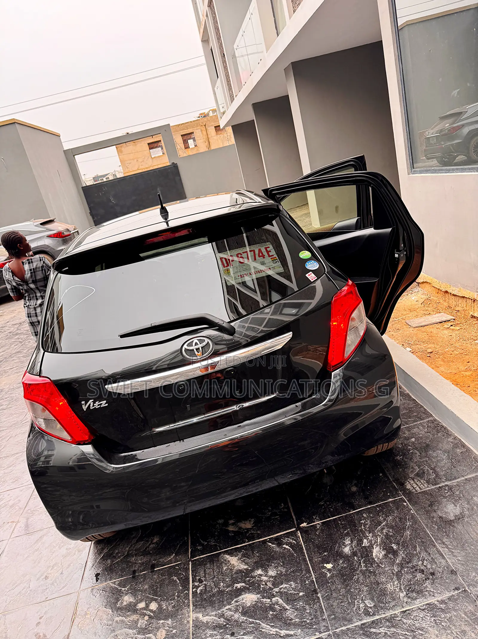 Toyota Vitz 1.3 FWD 5dr 2013 Black