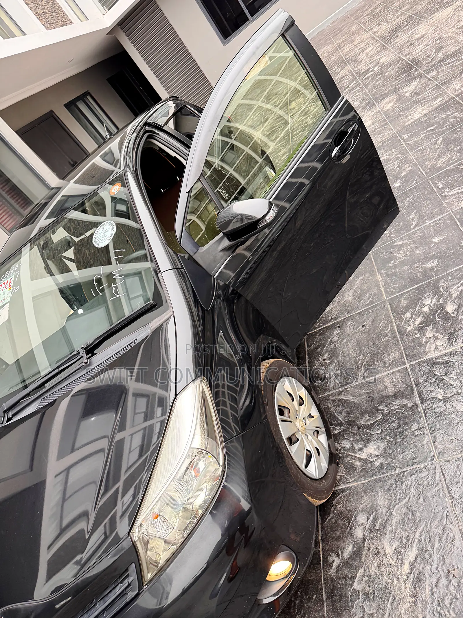Toyota Vitz 1.3 FWD 5dr 2013 Black