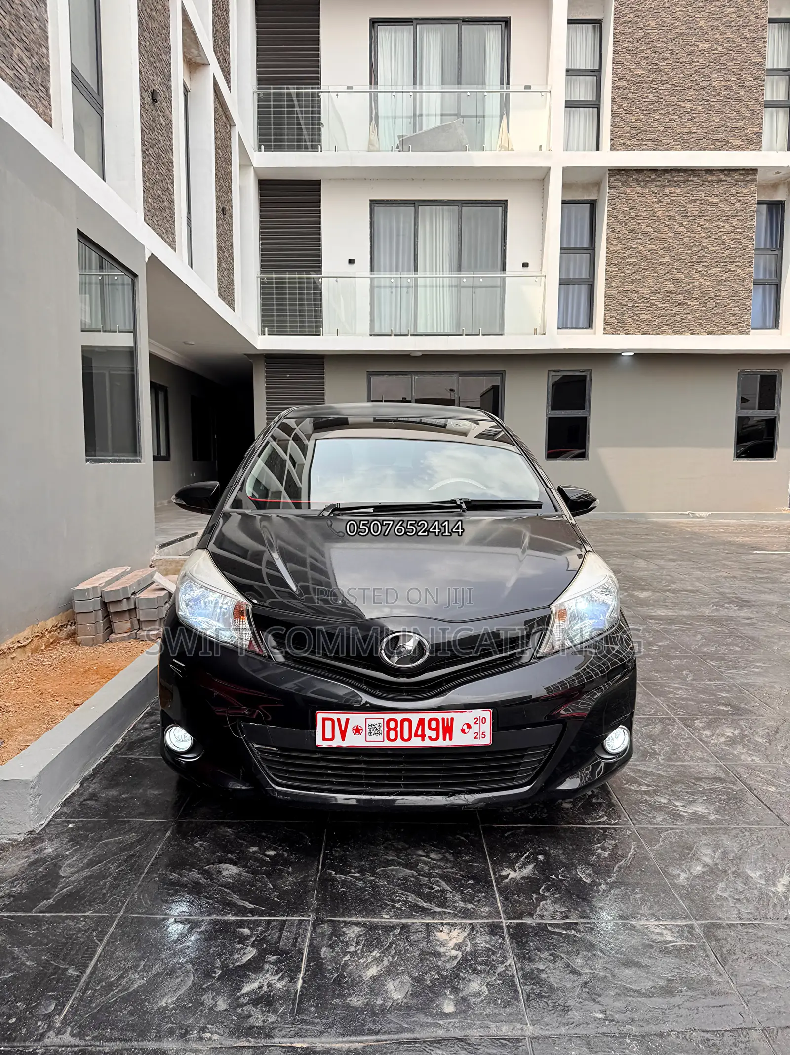 Toyota Vitz 1.3 FWD 5dr 2012 Black