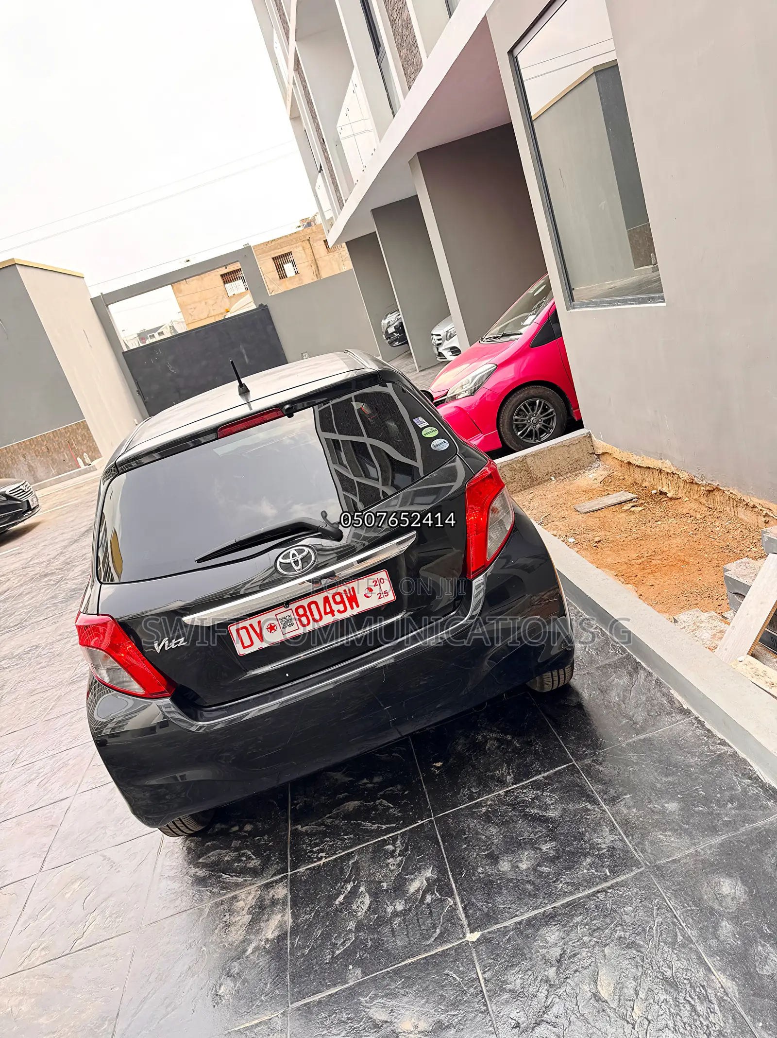 Toyota Vitz 1.3 FWD 5dr 2012 Black