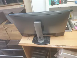 Dell Ultrasharp 30 Monitor With Premiercolor:Up3017