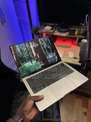 New Laptop Apple MacBook Pro 2021 M1 16GB Apple M1 Pro SSD 512GB