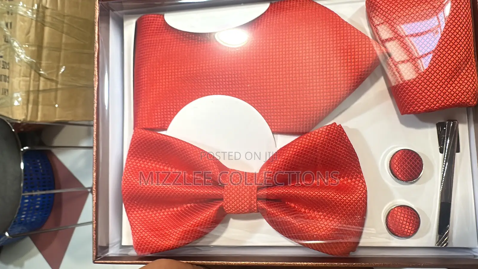 Quality Tie/Bow Tie/Cufflinks/Pocket Handkerchiefs