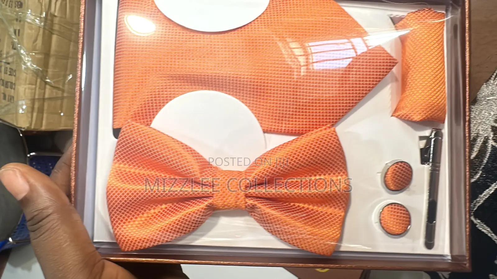 Quality Tie/Bow Tie/Cufflinks/Pocket Handkerchiefs