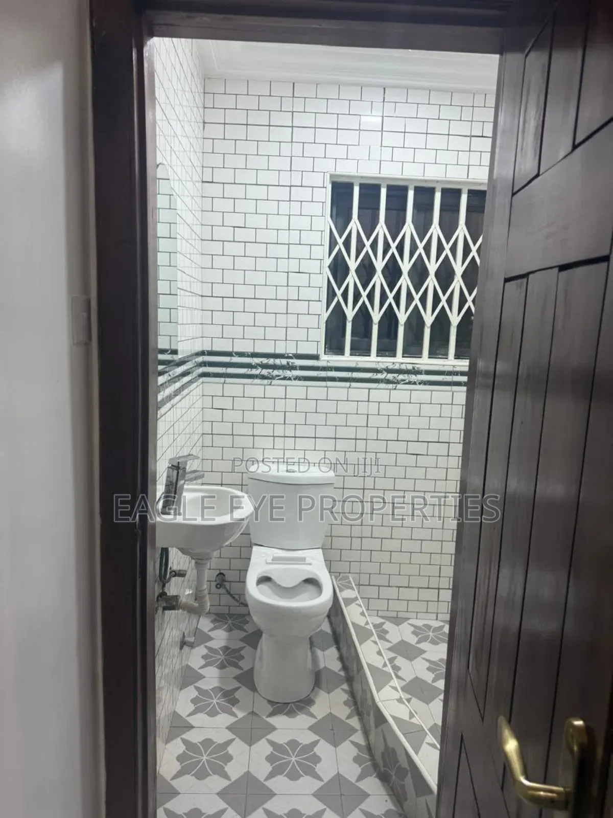6bdrm House in Oyarifa for sale