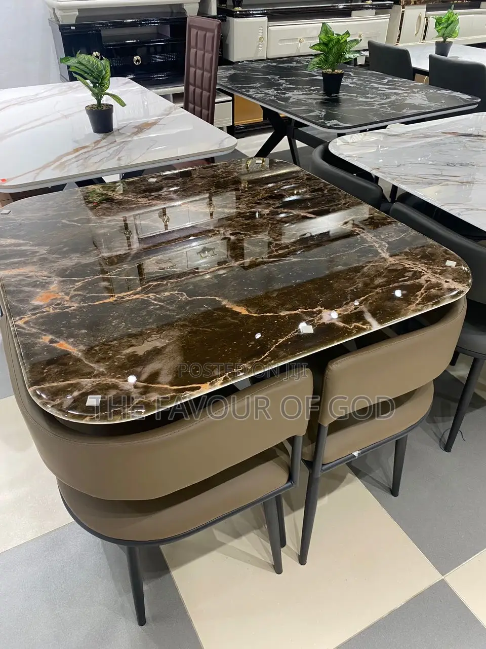 An Aesthetic 4 Seater Dining Set