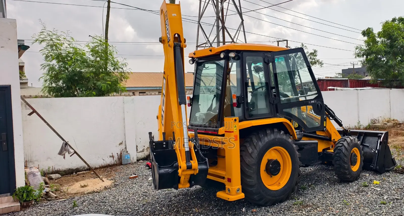 JCB Backhoe Loader 3dx Plus Is Up for Sale