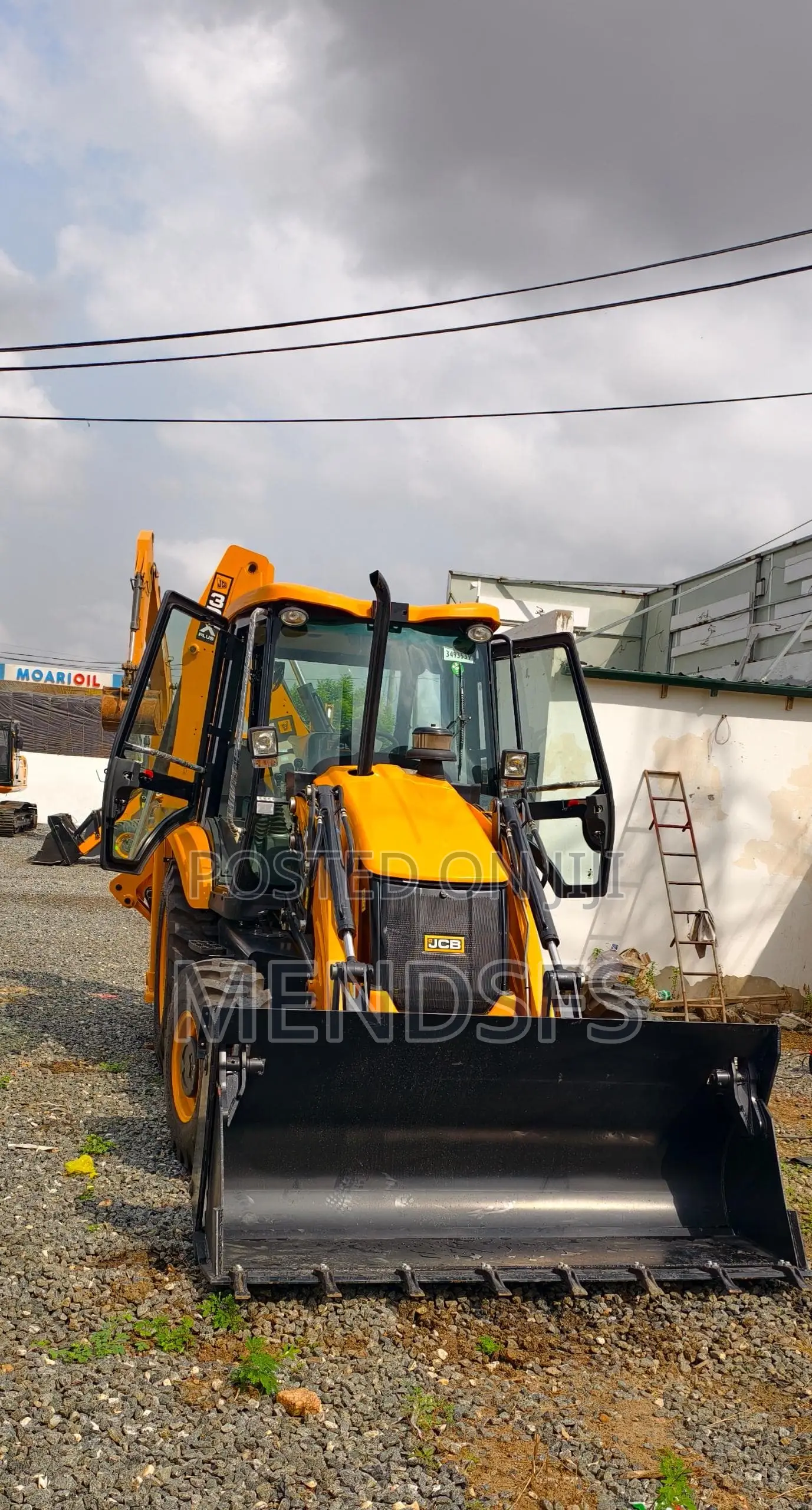 JCB Backhoe Loader 3dx Plus Is Up for Sale