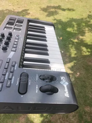 Axiom 25 Midi Keyboard and Pad