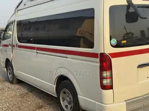 Toyota HiAce 2013 White