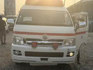 Toyota HiAce 2013 White